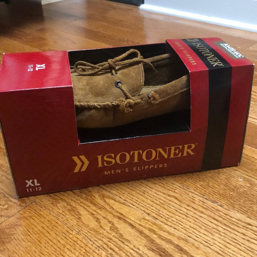 Isotoner Men’s slippers